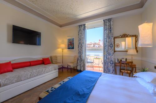 Deluxe Double or Twin Room with Balcony