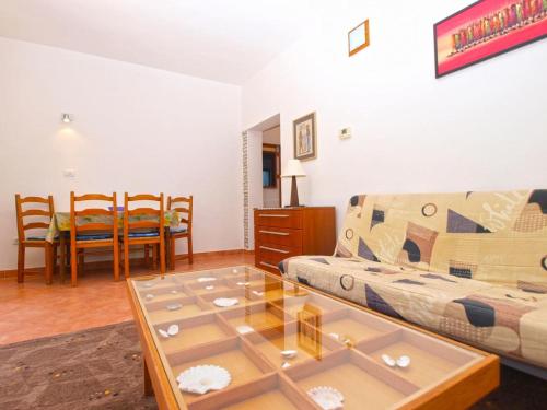  Apartment Burmy in Pula