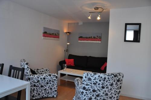 Standard One-Bedroom Apartment image 4