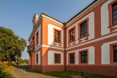 Zámek Lobeč