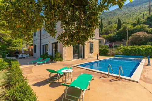 Villa Dubravka - heated outdoor pool and indoor jacuzzi