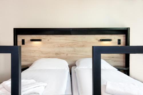 Single Room image 6