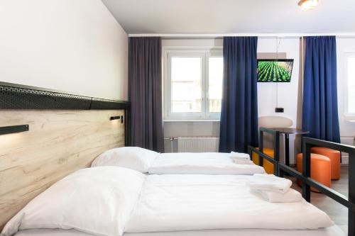 Single Room image 5