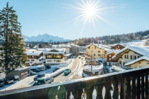 Balcony/terrace, Hotel-Restaurant Bellevue in Flims