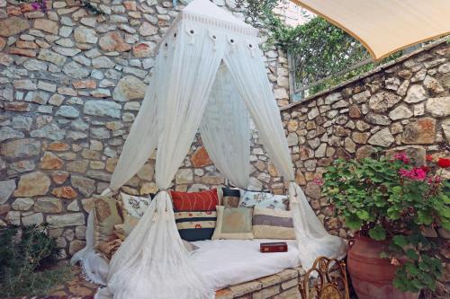 Opera House Paxos 5