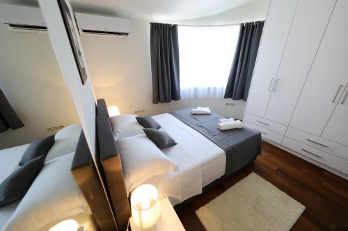 Bellevue Hill apartment - image 12