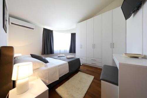 Bellevue Hill apartment - image 6