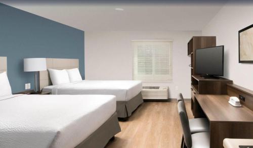 2 queen beds
