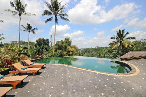 タナ メラ リゾート & ギャラリー15