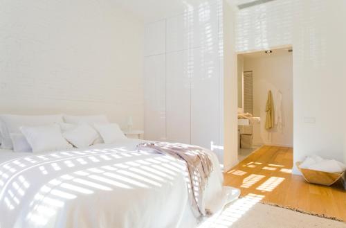 DestinationBCN Universitat Apartments