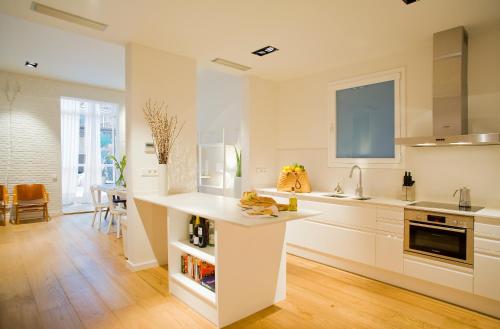 DestinationBCN Universitat Apartments