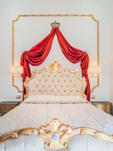 L'Opera Rooms & Suite Room Type - King Suite