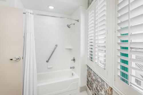 King Suite image 6