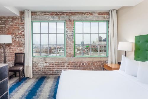 King Suite image 4