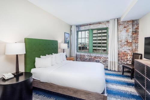 Queen Suite room in The Mercantile Hotel