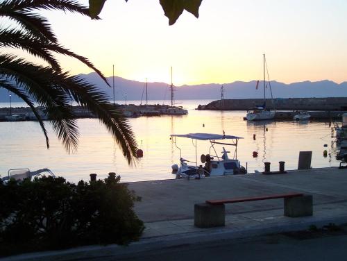 Akroyali Hotel & Villas - image 14