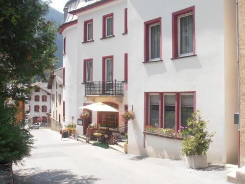 Hotel Escher - image 5