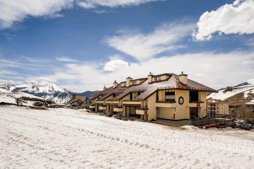 3Br Unit Sleeps 8 With Amazing Views at Base - No CF - Apartment - Crested Butte