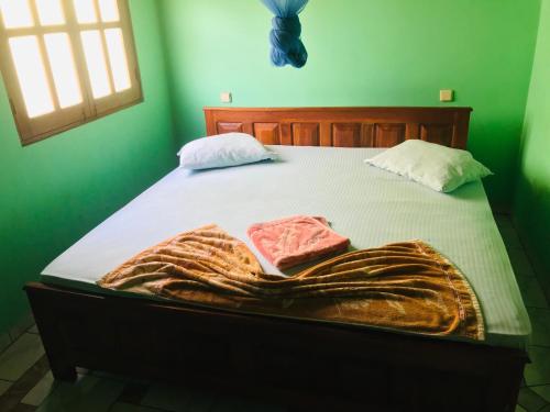 3 double beds
