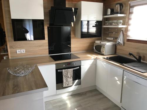 Le Chalet du Lac - Domaine de la Goujonne in Bray Sur Seine