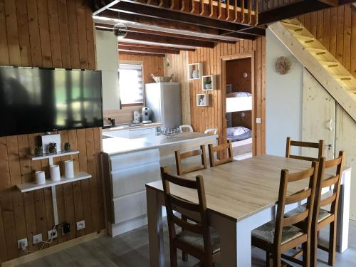 Le Chalet du Lac - Domaine de la Goujonne in Bray Sur Seine