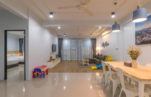Otter House, Krabi