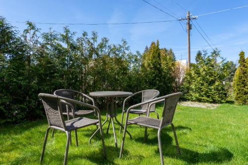 One-Bedroom Apartment with Garden (parking) image 7