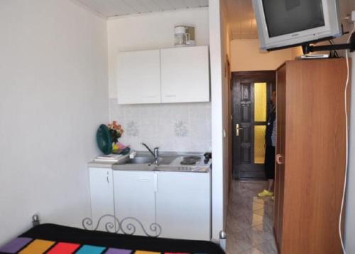  Lion Apartments in Filipac