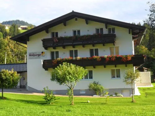 Gästehaus Walpurga in Russbach am Pass Gschütt, Österreich