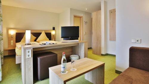 Hotel KRONE Garni in Deckenpfronn