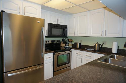 Bass & Sun Condominium 2/2 Bedroom thumb 3
