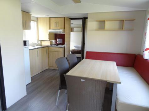 Camping le Rouge Gorge **** 10' Puy du Fou Room Type - Mobile Home ECO 3 Bedrooms 6 People