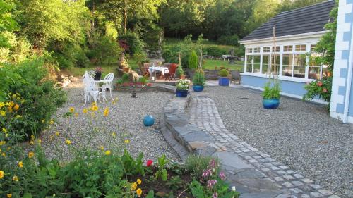 Five Oaks Bed & Breakfast with free parking, Derry Londonderry (photo 3)