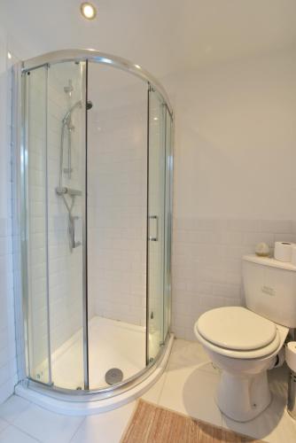 Victoria Gardens - Delightful apartment opposite the sea - image 12