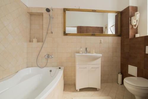 Triple Room image 1