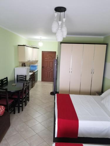 Hotel Gjoci - image 4