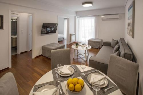 Charming Apartment few steps from Acropolis by GHH, Ateny