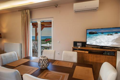Facilities, Nereid Villa, with Heated Pool & SpaWhirlpool, BBQ, By ThinkVilla in Lappei