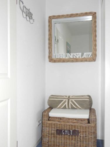 Holiday Home with bathroom image 8