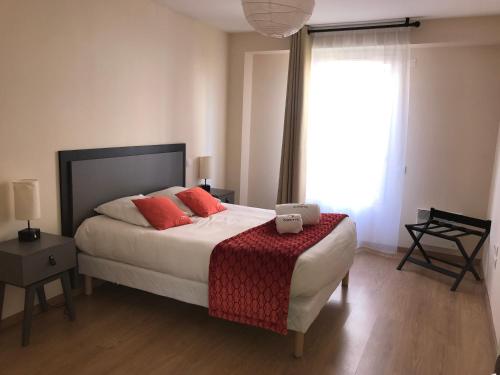 2 bedrooms, 3 beds