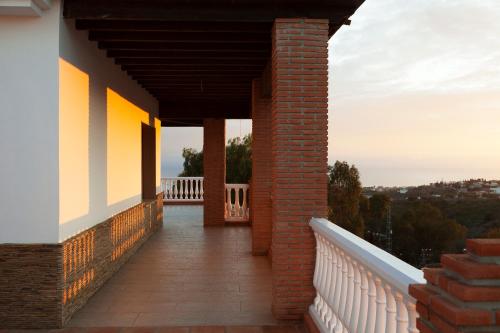 Villa El Palomar Azul with pool and sea view