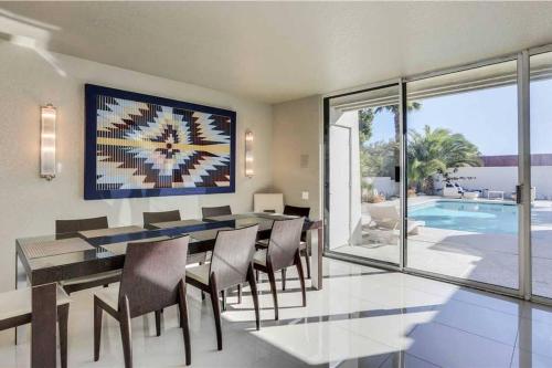 Five-Bedroom Villa image 10