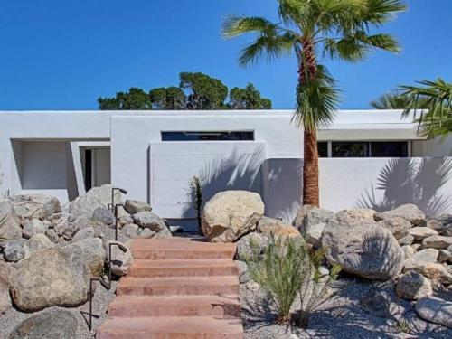 Five-Bedroom Villa image 8