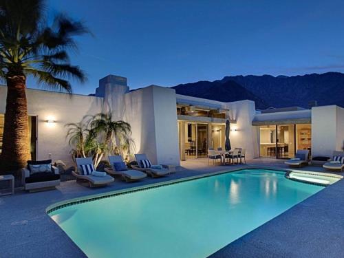 Five-Bedroom Villa image 5