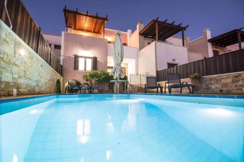  Amma Villa in Makry Gialos