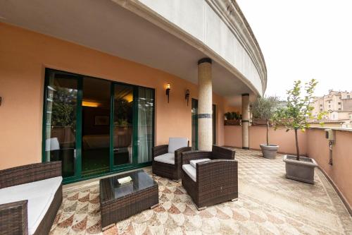 River Chateau Hotel - image 13