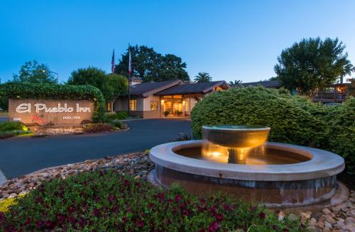 El Pueblo Inn