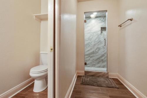N Broad Studios Room Type - Studio Apartment