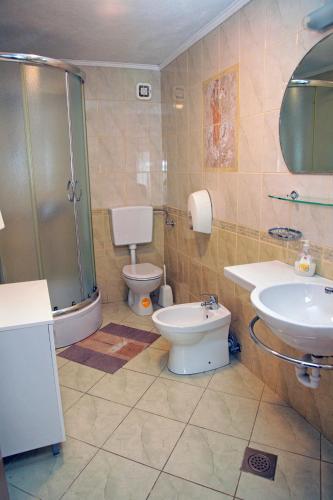 DCK Apartments - image 8