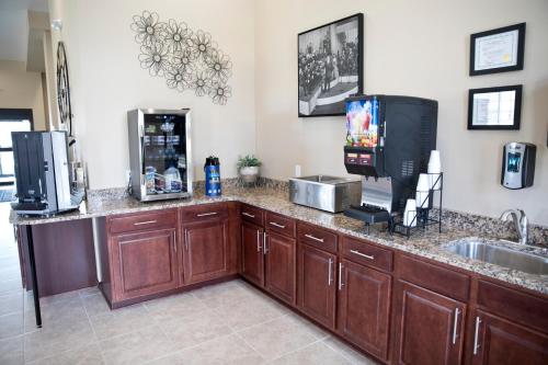 Cobblestone Inn & Suites -Clarinda - image 2